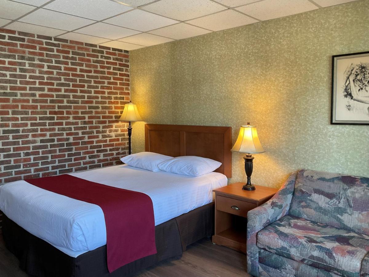 Motel & Hotel La Paysanne Sherbrooke Exterior foto